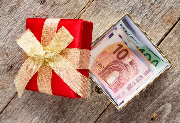 gift-geld-vrijlating-bijstand-euros-shutterstock_383035945